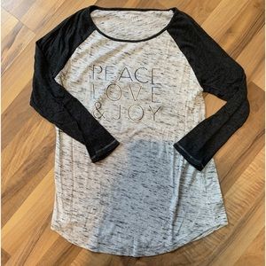 🛍️NWOT Gap gray raglan tee. XS.